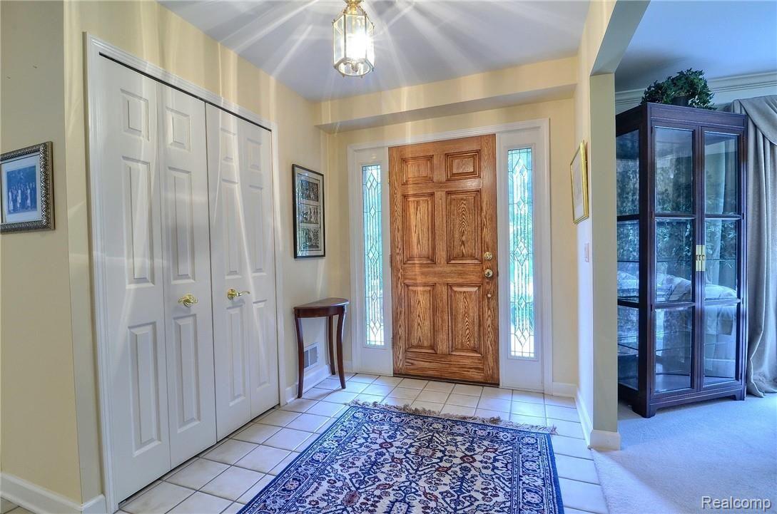 4864 Rivers Edge Drive Troy, MI 48098 - Photo 3 of 39 Foyer.jpg