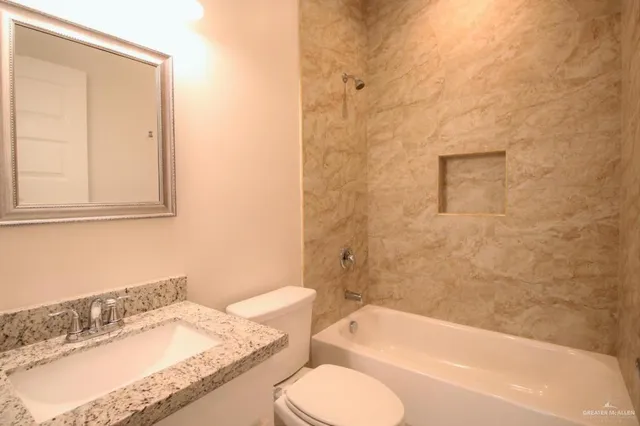 $995 | 506 Teague Avenue, Unit 2, Edinburg, TX 78539