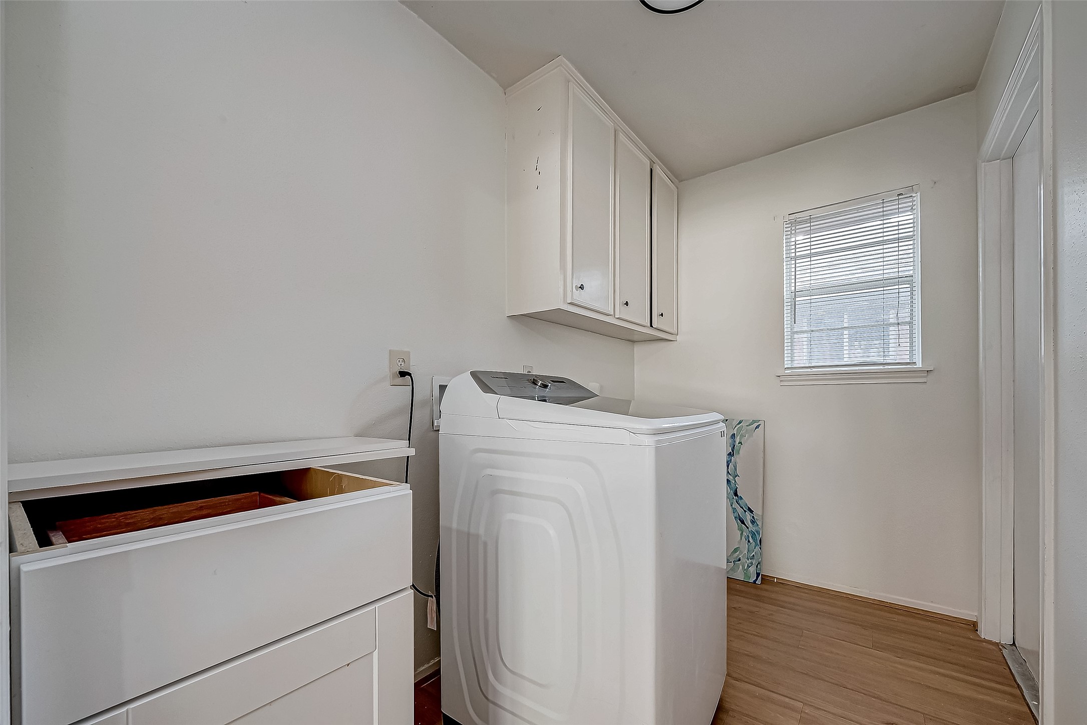 4731 Casemont Drive Spring, TX 77388 - Photo 18 of 50 a utility room with dryer and washer