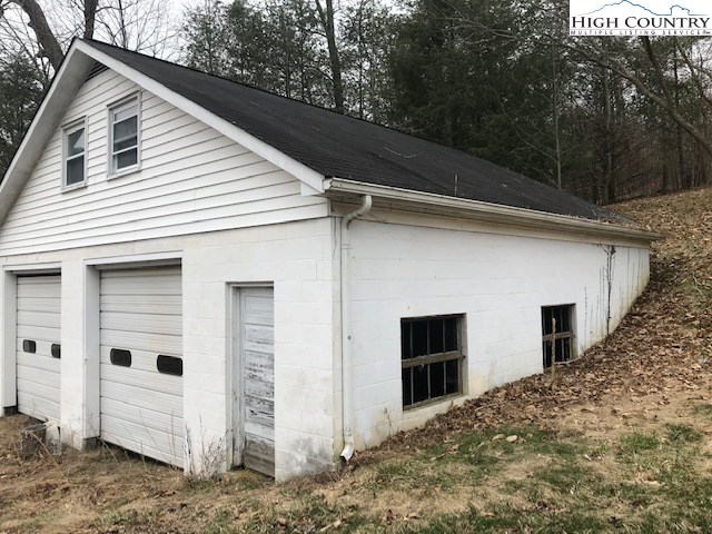 1362 Deep Ford Road Lansing, NC 28643 - Photo 3 of 16