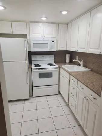 $1,325 | 218 Farnham J, Unit 218, Deerfield Beach, FL 33442