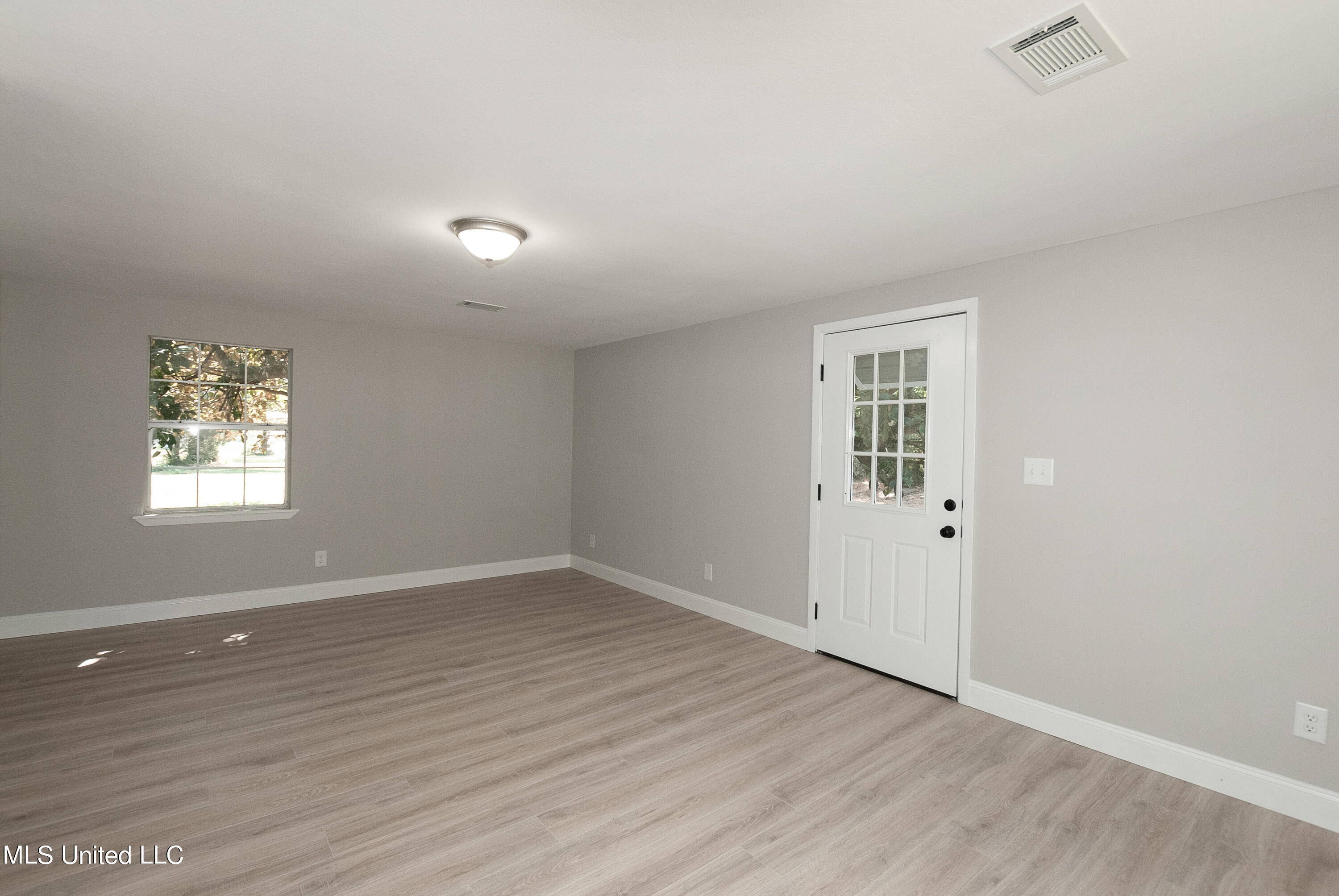 21621 County Home Road Moss Point, MS 39562 - Photo 11 of 19 DSC_0055