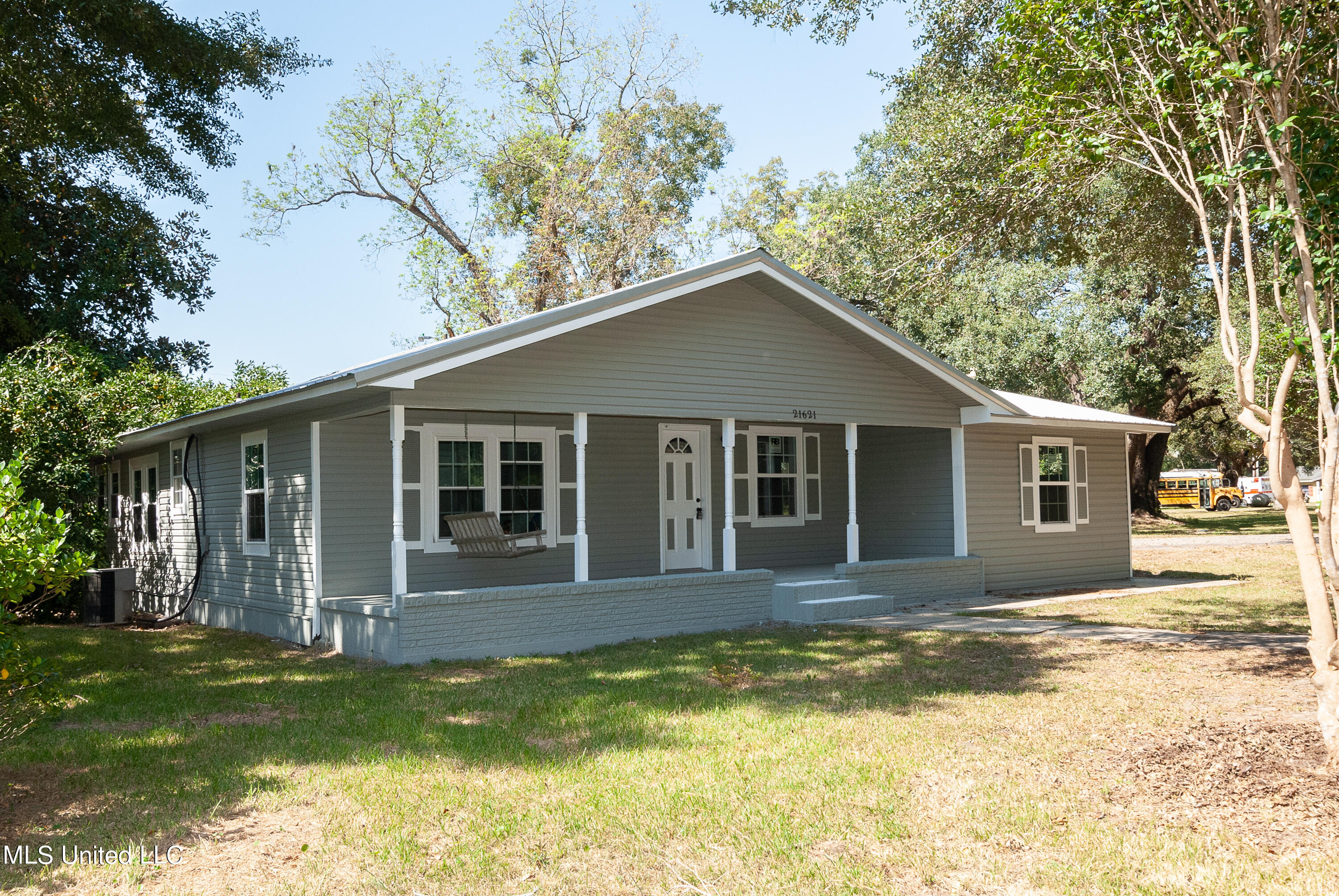 21621 County Home Road Moss Point, MS 39562 - Photo 2 of 19 DSC_0011