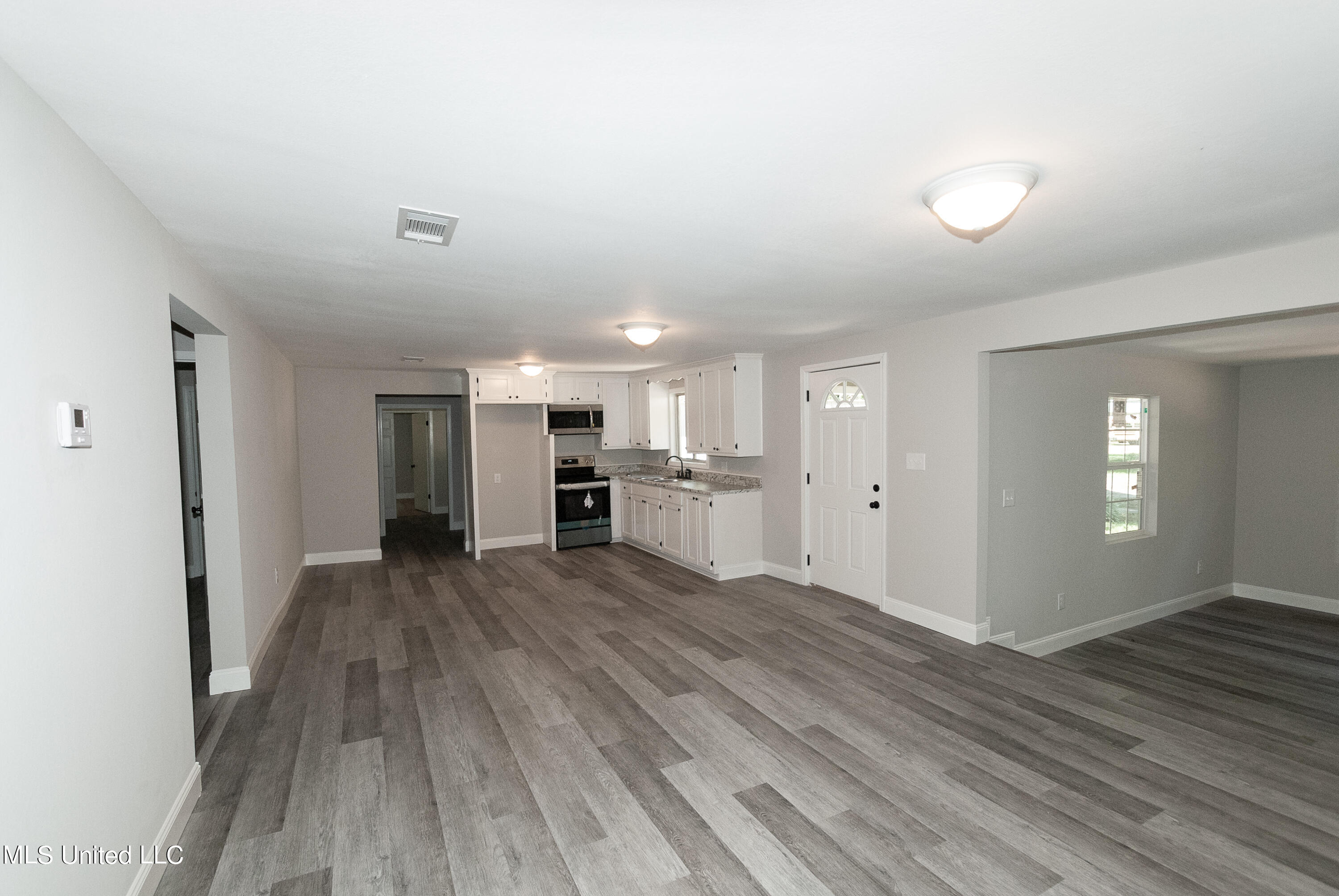 21621 County Home Road Moss Point, MS 39562 - Photo 5 of 19 DSC_0044