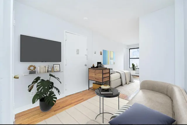 $2,400 | 514 West 48th Street, Unit 3A | Hell's Kitchen