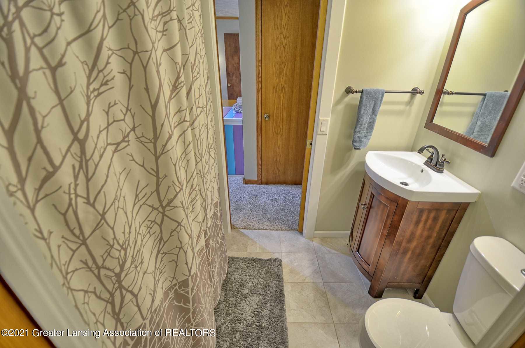 14810 West Stoll Road Eagle, MI 48822 - Photo 14 of 43 Primary Bath