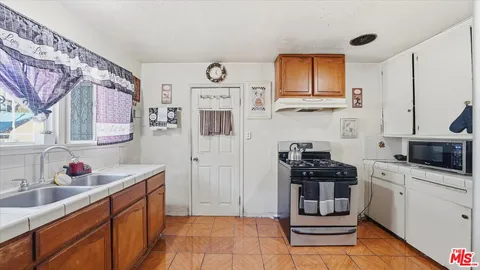 $749,000 | 1523 East Vernon Avenue, Los Angeles, CA 90011