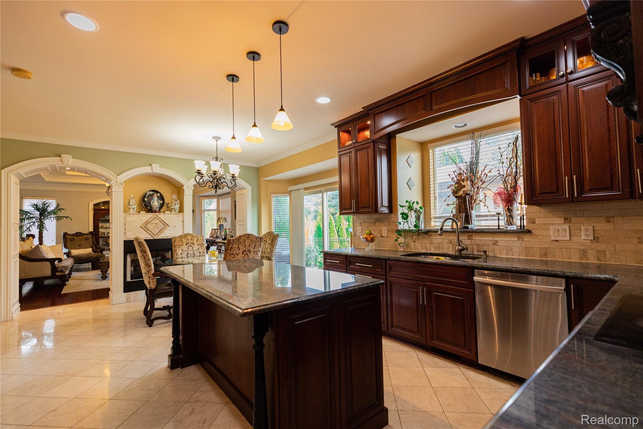 1603 Angela Road Walled Lake, MI 48390 - Photo 20 of 76 1603 Angela Dr-34.jpg