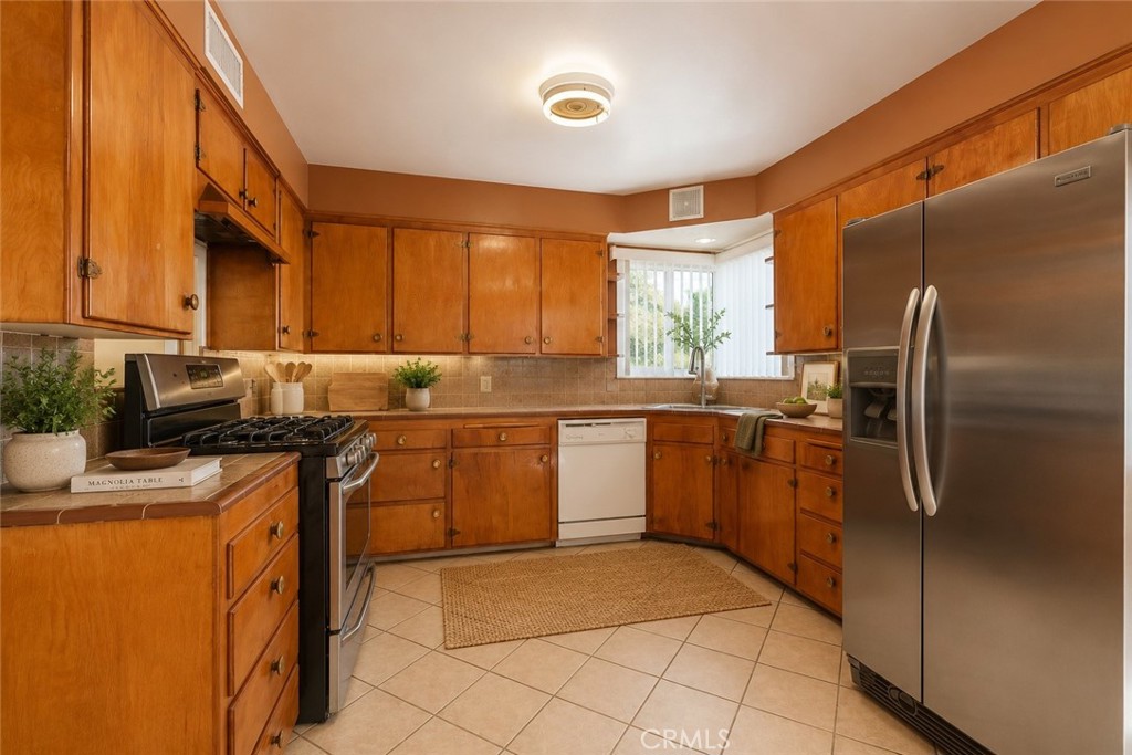 417 East Cornell Drive Rialto, CA 92376 - Photo 14 of 40