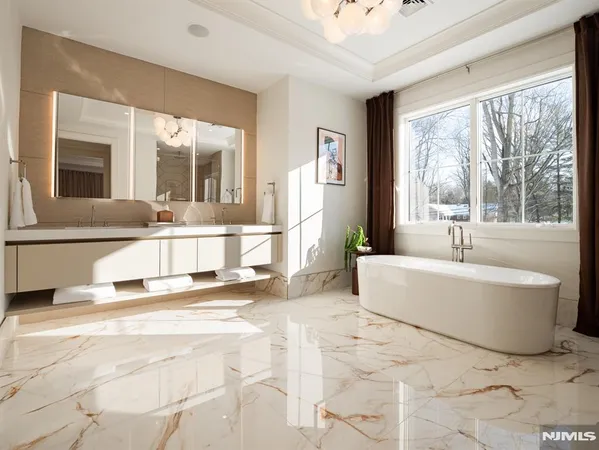$2,500,000 | 16-18 Paris Avenue, Unit 14, Northvale, NJ 07647