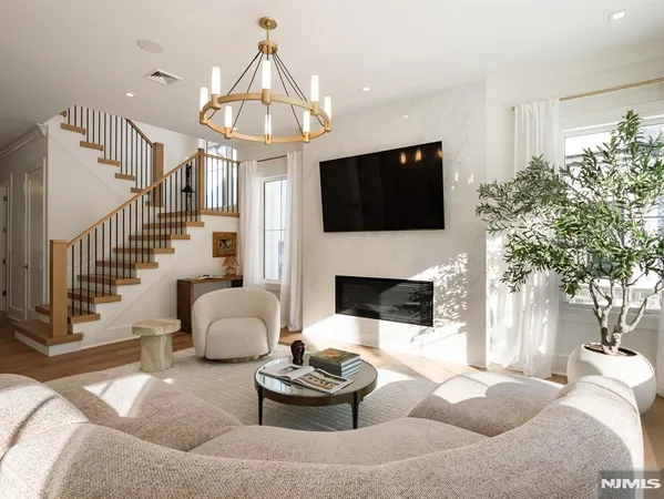 $2,500,000 | 16-18 Paris Avenue, Unit 14, Northvale, NJ 07647