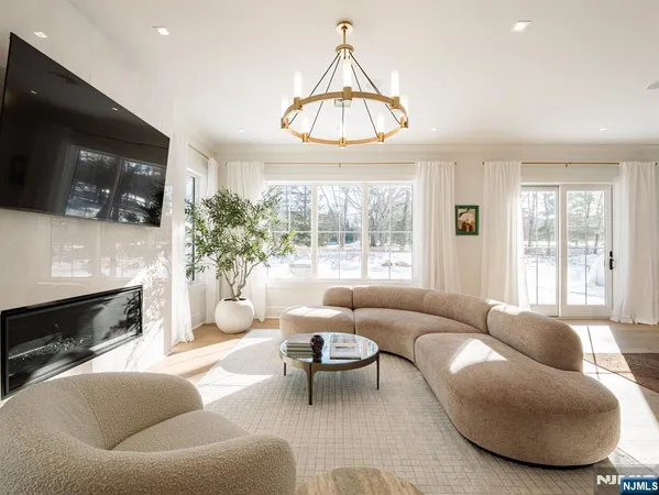 $2,500,000 | 16-18 Paris Avenue, Unit 14, Northvale, NJ 07647