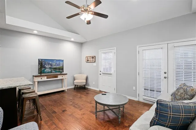 $5,250 | 5227 Homer Street, Dallas, TX 75206