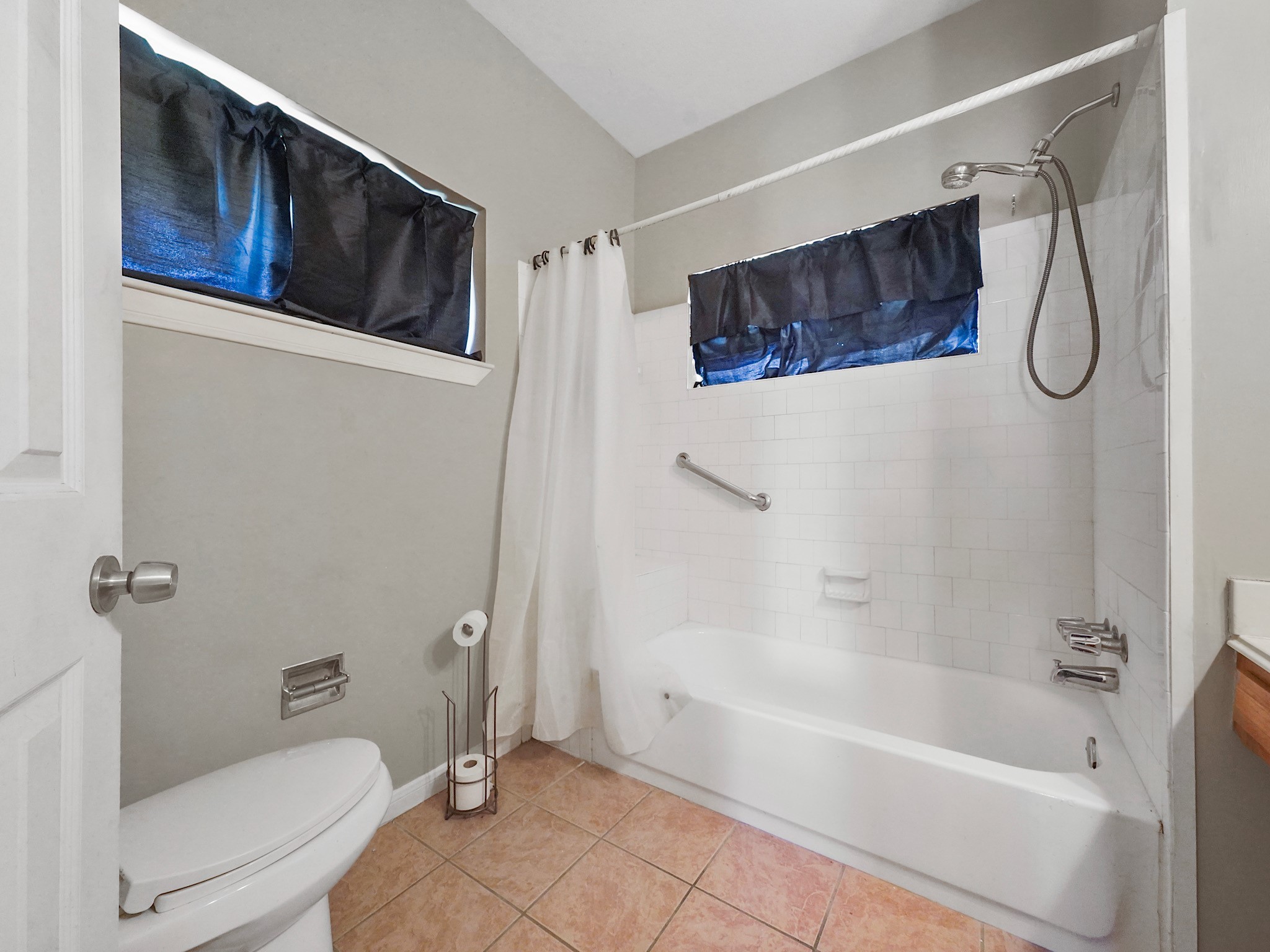 18527 Trail Bend Lane Houston, TX 77084 - Photo 11 of 18 This bathroom is ready for you to move in.