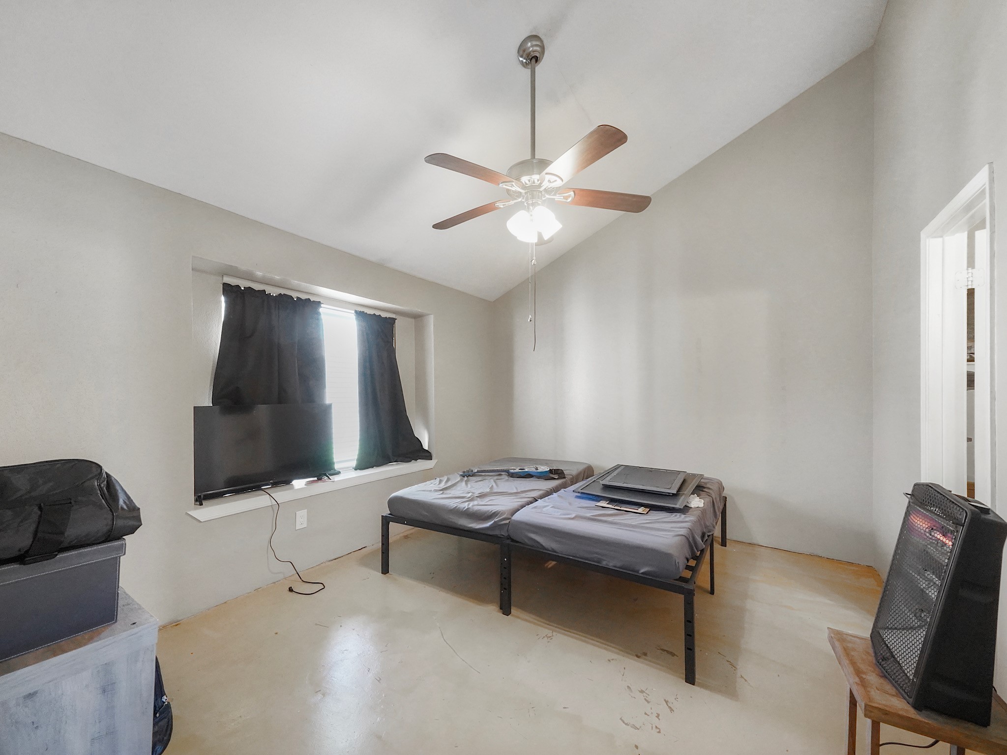 18527 Trail Bend Lane Houston, TX 77084 - Photo 9 of 18 Bedroom #1 with en-suite.