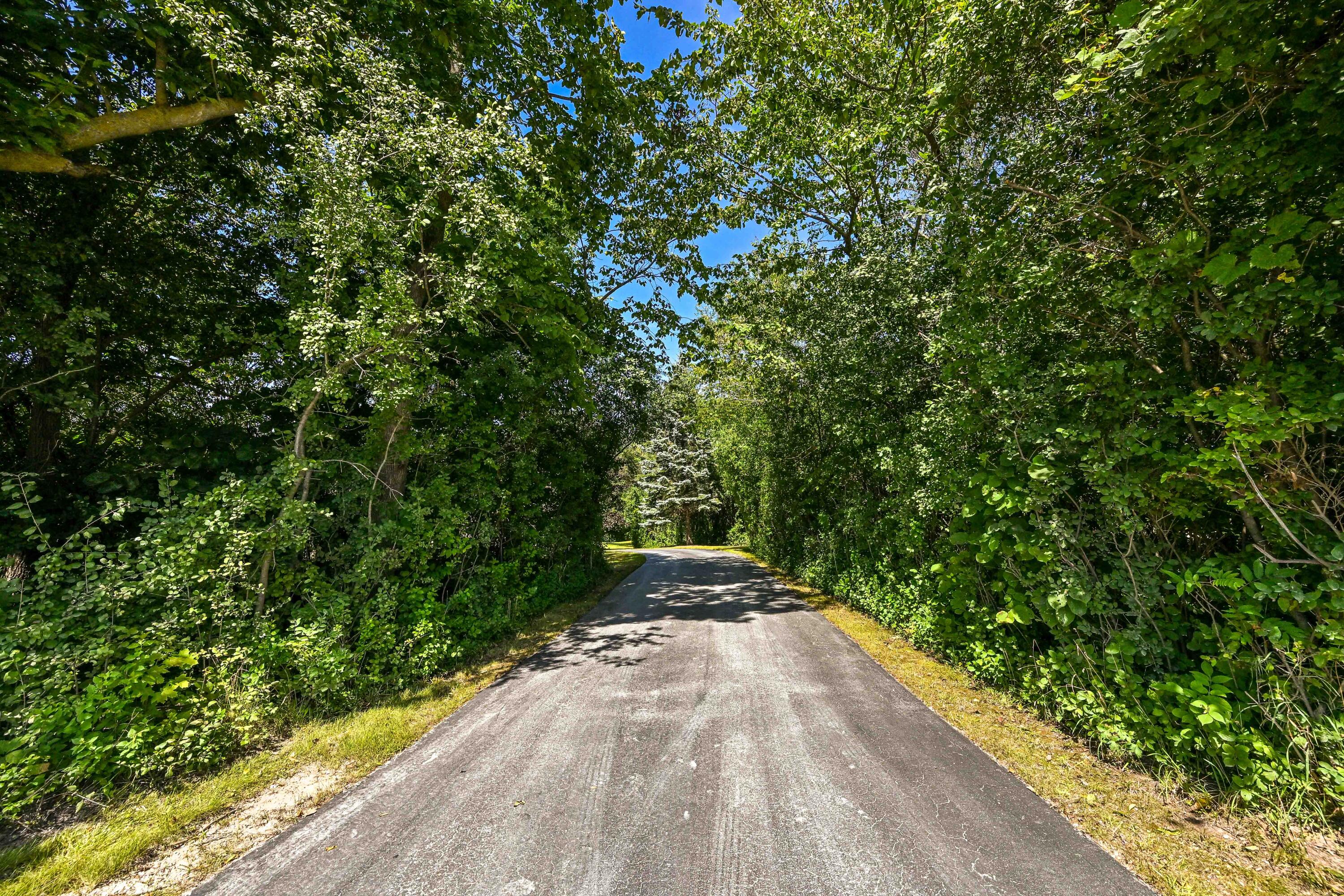 8510 Hawthorne Road Mequon, WI 53097 - Photo 44 of 49 Hawthorne Rd