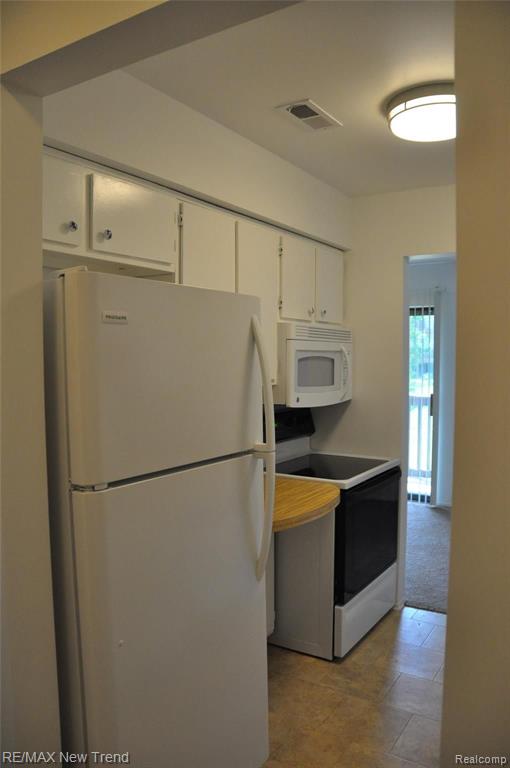 30028 West Twelve Mile Road, Unit 32 Farmington, MI 48334 - Photo 10 of 16