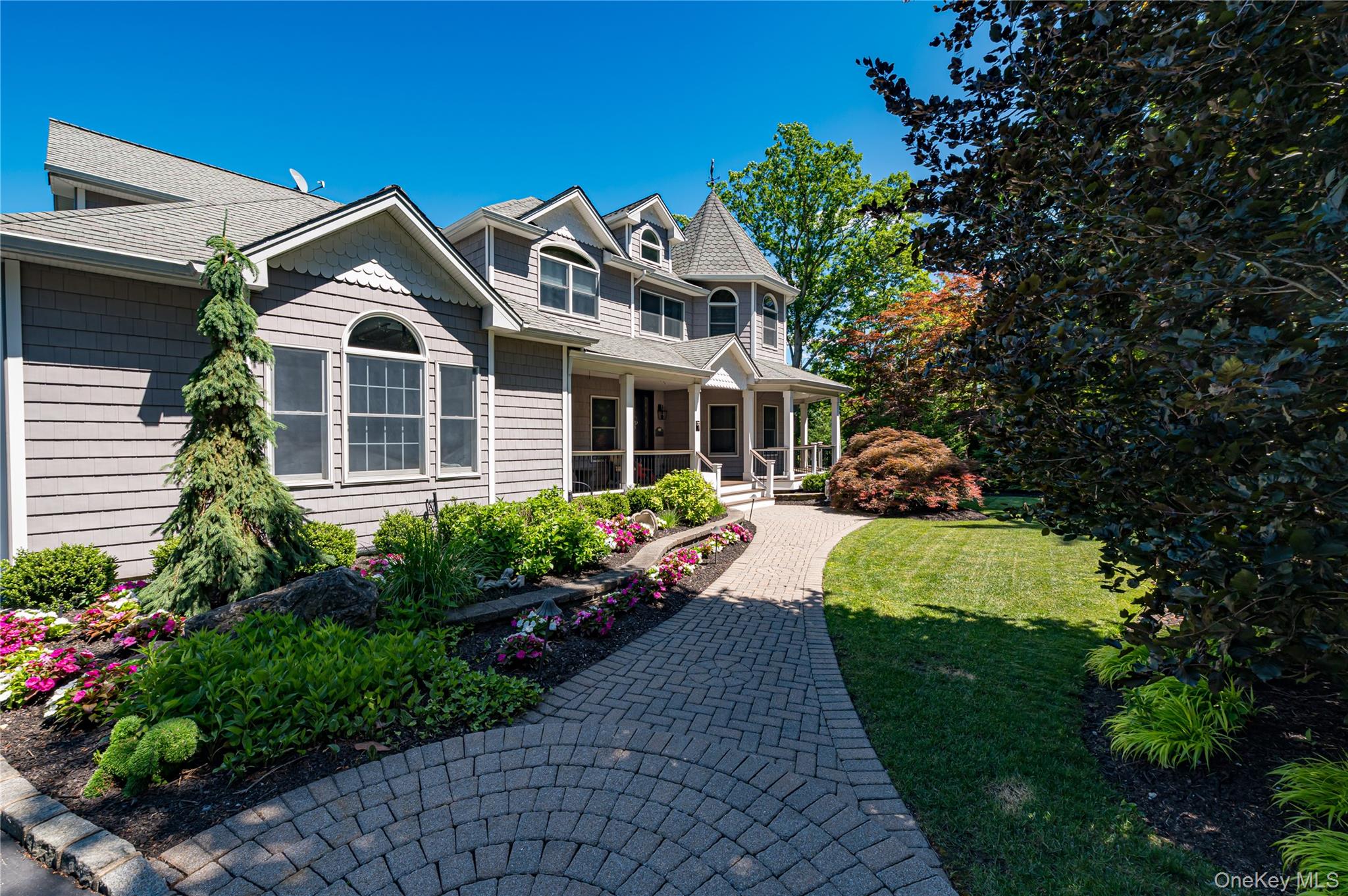 67 Sunny Road St. James, NY 11780 - Photo 3 of 50