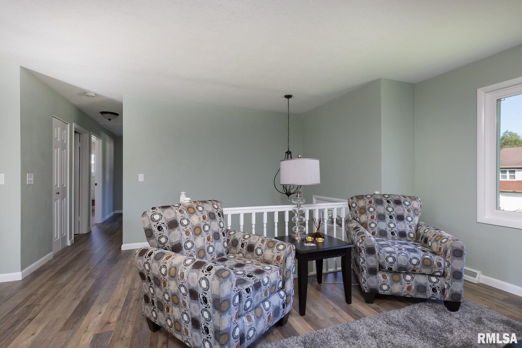 916 6th Street Hampton, IL 61256 - Photo 12 of 25 Gallery Image 12