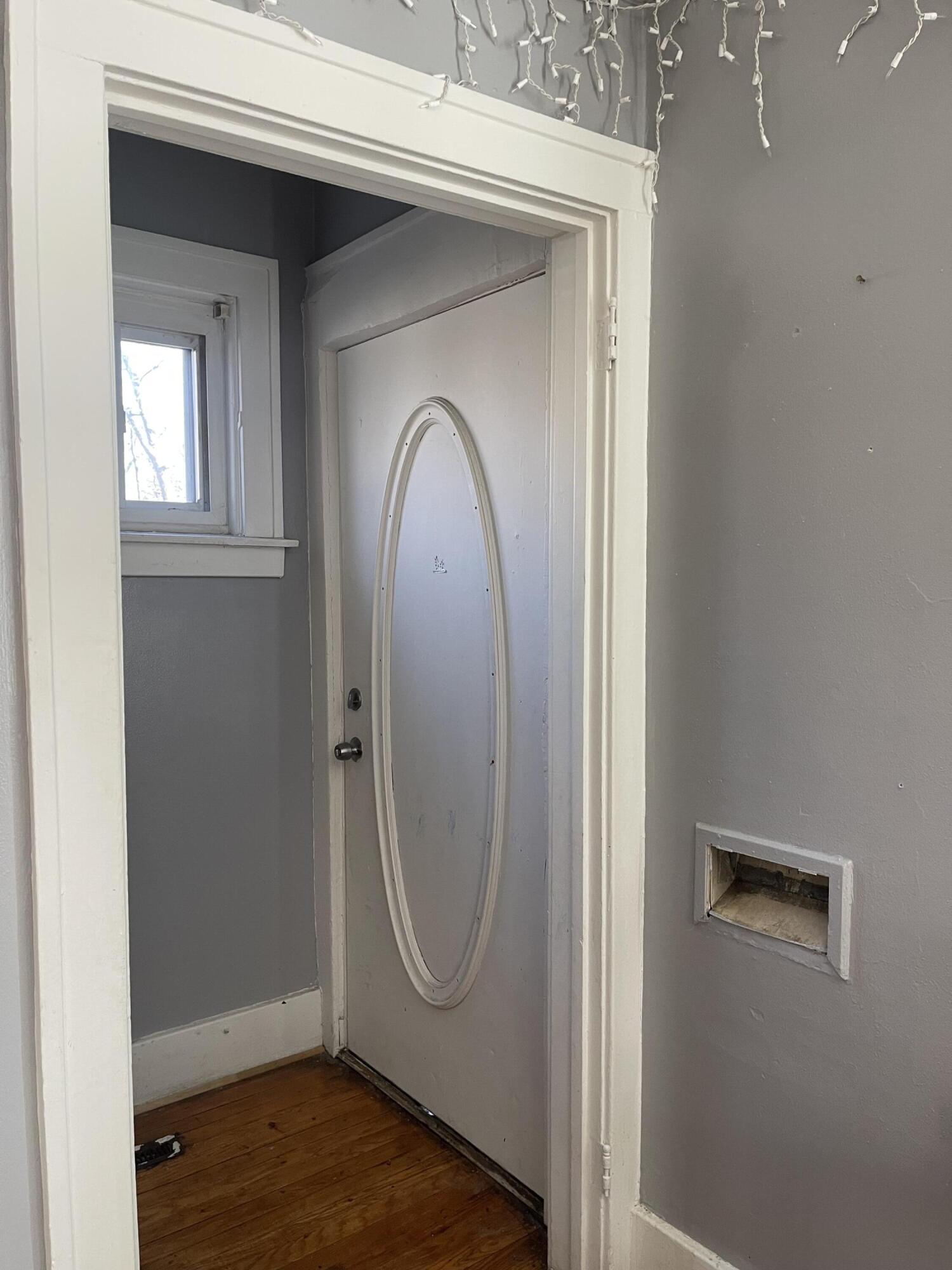 18263 Fielding Street Detroit, MI 48219 - Photo 6 of 24 q