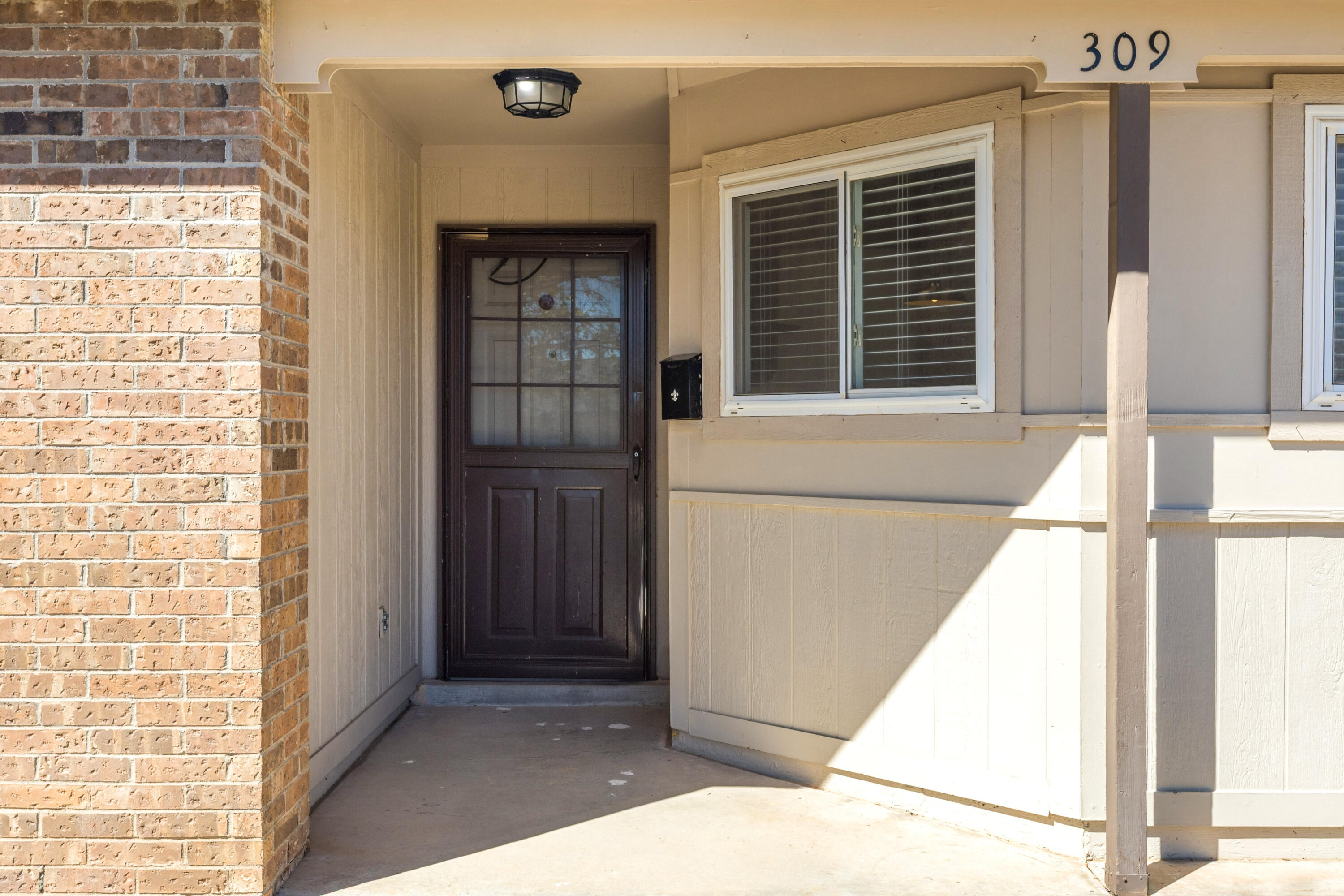 309 Asbury Road Northeast Rio Rancho, NM 87124 - Photo 2 of 26 Gallery Image 2