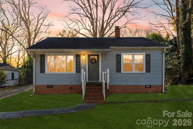 a front view of house with yard
