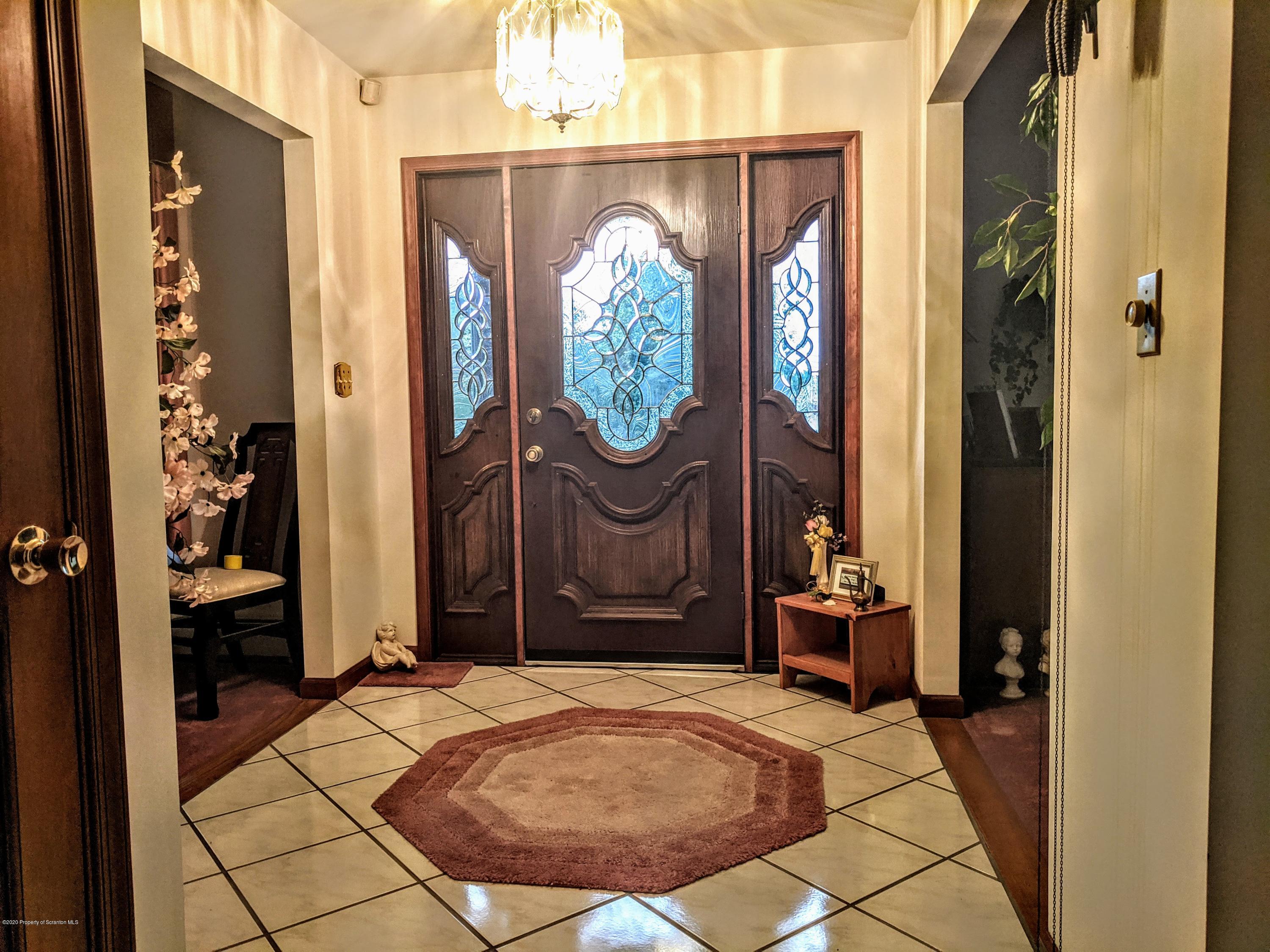 910 Appletree Road Moscow, PA 18444 - Photo 11 of 51 Gallery Image 11