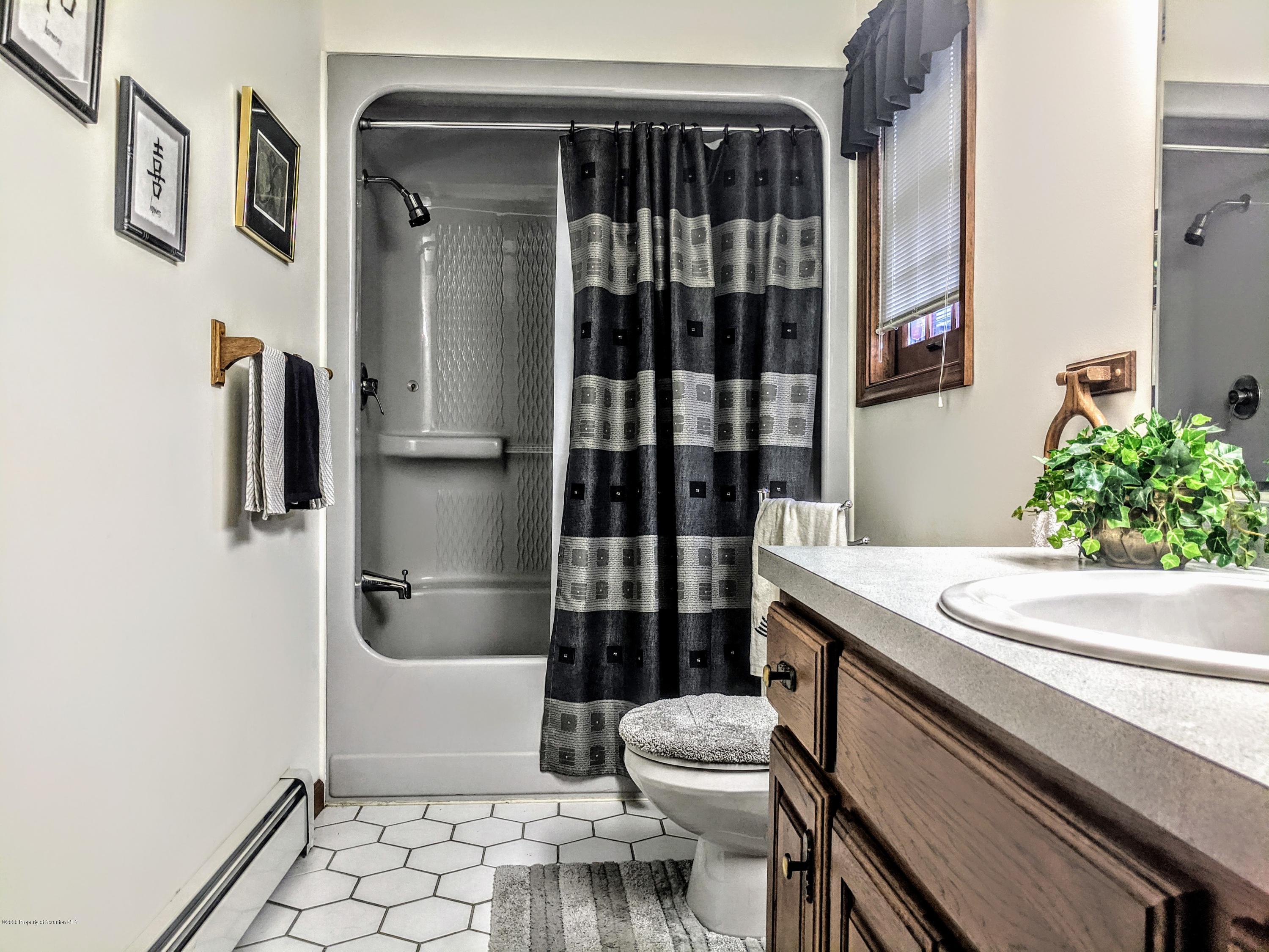 910 Appletree Road Moscow, PA 18444 - Photo 40 of 51 Gallery Image 40
