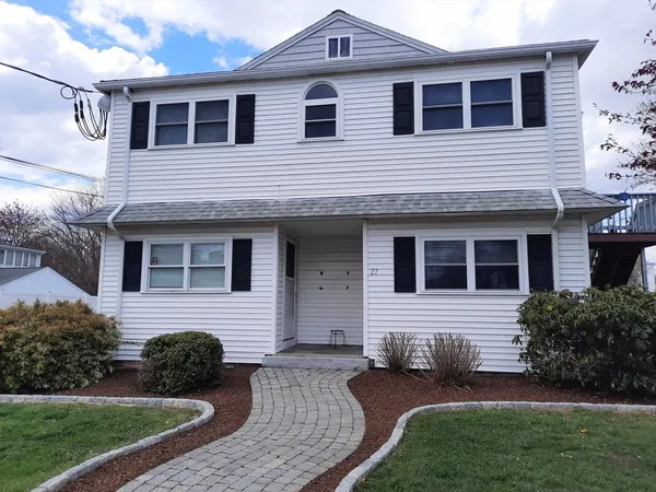 $2,100 | 27 Spring Street, Unit 3, East Bridgewater, MA 02333