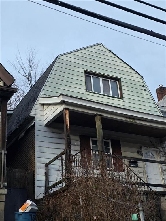 830 Frank Street McKees Rocks, PA 15136 - Photo 4 of 6 a front view of a house