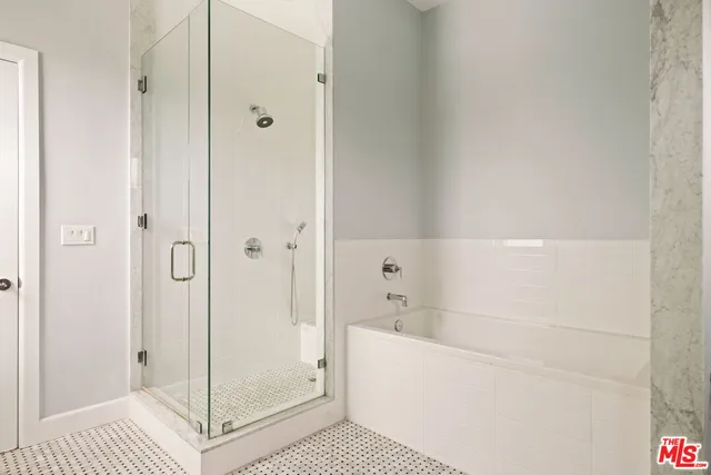 $16,000 | 1023 Superba Avenue, Venice, CA 90291