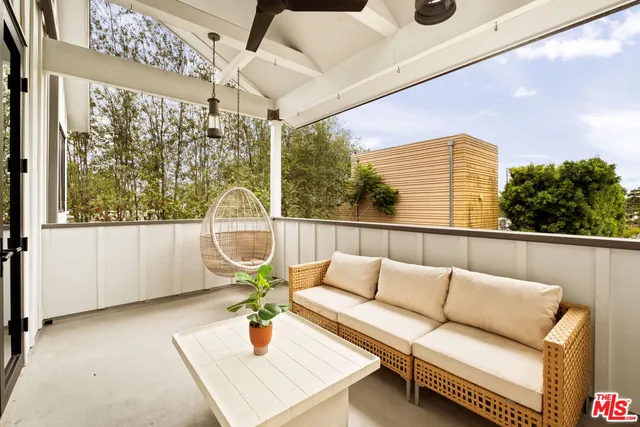 $16,000 | 1023 Superba Avenue, Venice, CA 90291