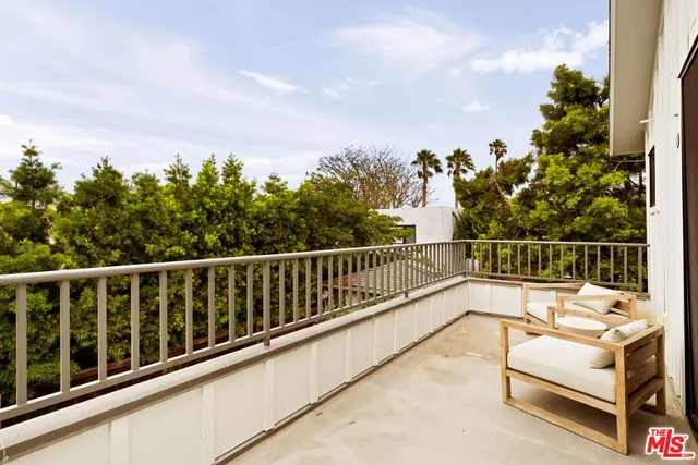 $16,000 | 1023 Superba Avenue, Venice, CA 90291