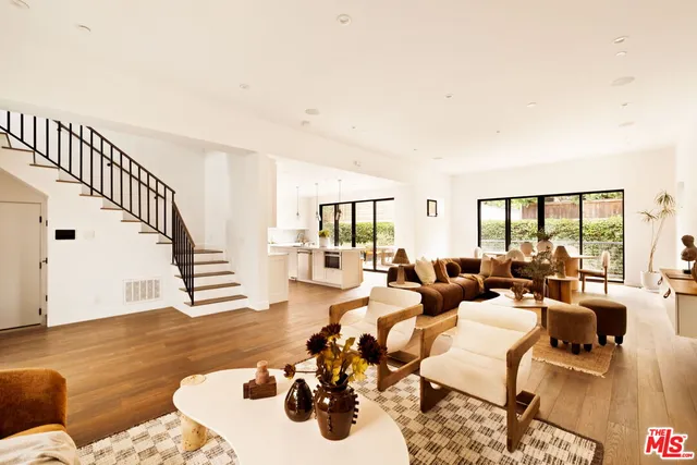 $16,000 | 1023 Superba Avenue, Venice, CA 90291