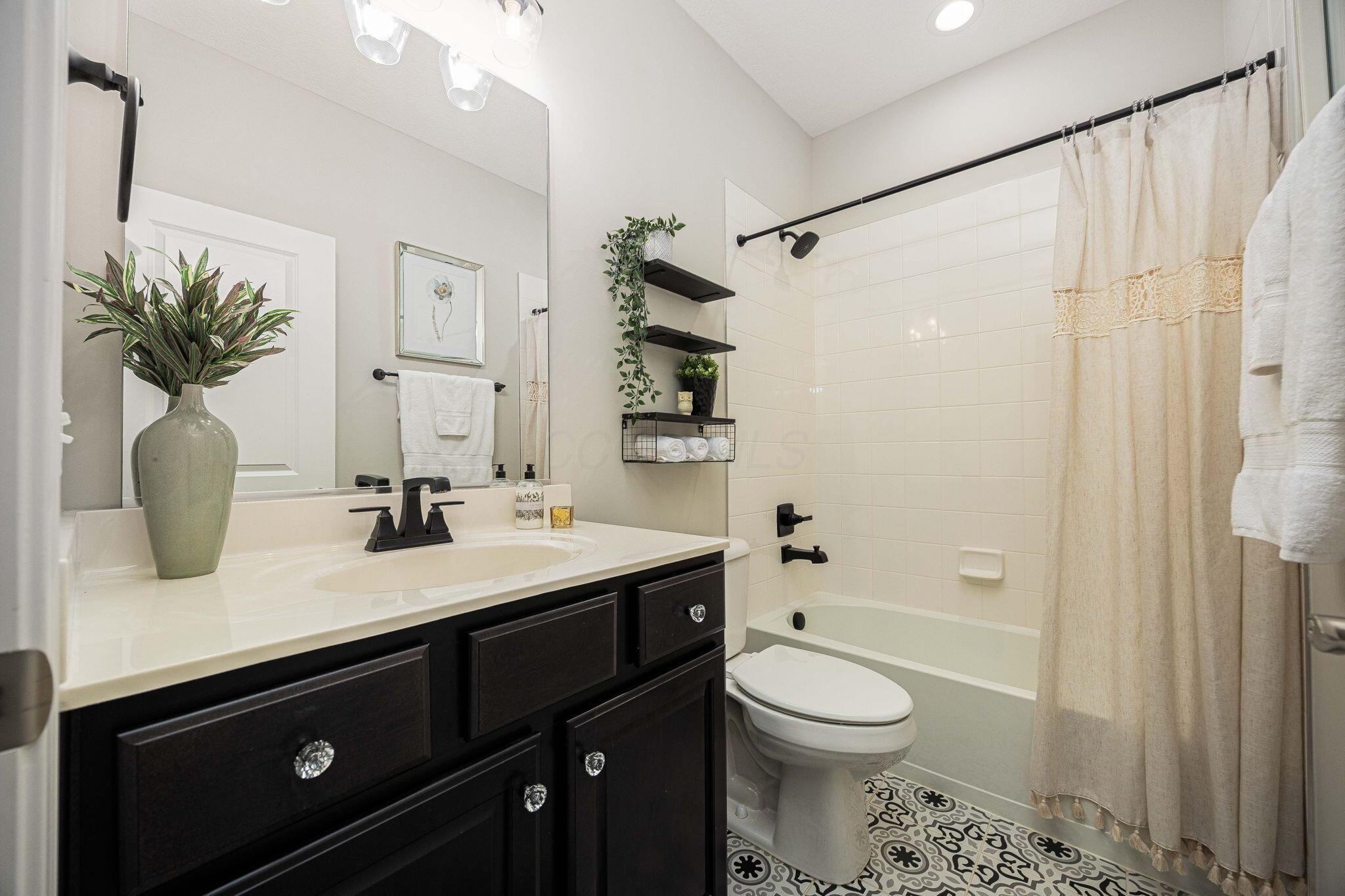 6694 Trinity Mist Way Delaware, OH 43015 - Photo 13 of 24 Full Bathroom 2