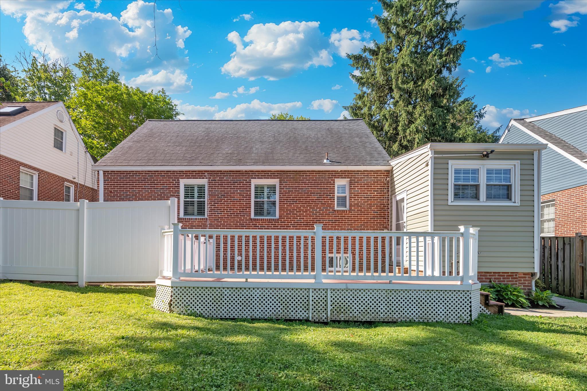 2021 Lansdowne Way Silver Spring, MD 20910 - Photo 43 of 64 Exterior Back
