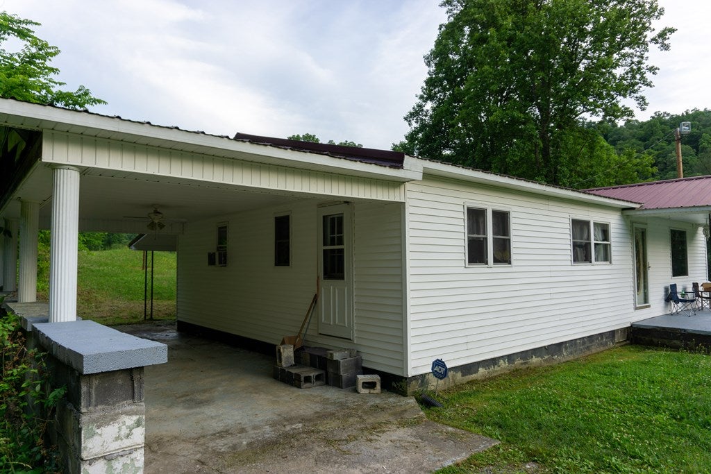 3659 Cranenest Road Vansant, VA 24656 - Photo 16 of 60 Gallery Image 16