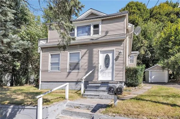 $1,900 | 156 New Haven Avenue, Derby, CT 06418