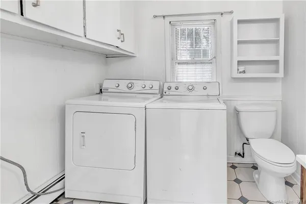 $1,900 | 156 New Haven Avenue, Derby, CT 06418