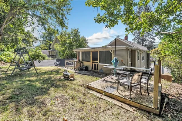 $1,900 | 156 New Haven Avenue, Derby, CT 06418