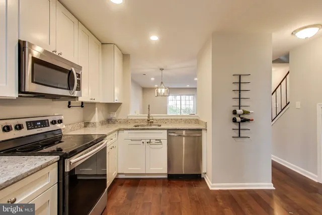 $3,100 | 931 South Rolfe Street, Unit 1, Arlington, VA 22204