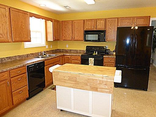 7668 Applecross Road Corryton, TN 37721 - Photo 9 of 34 13-P1020742