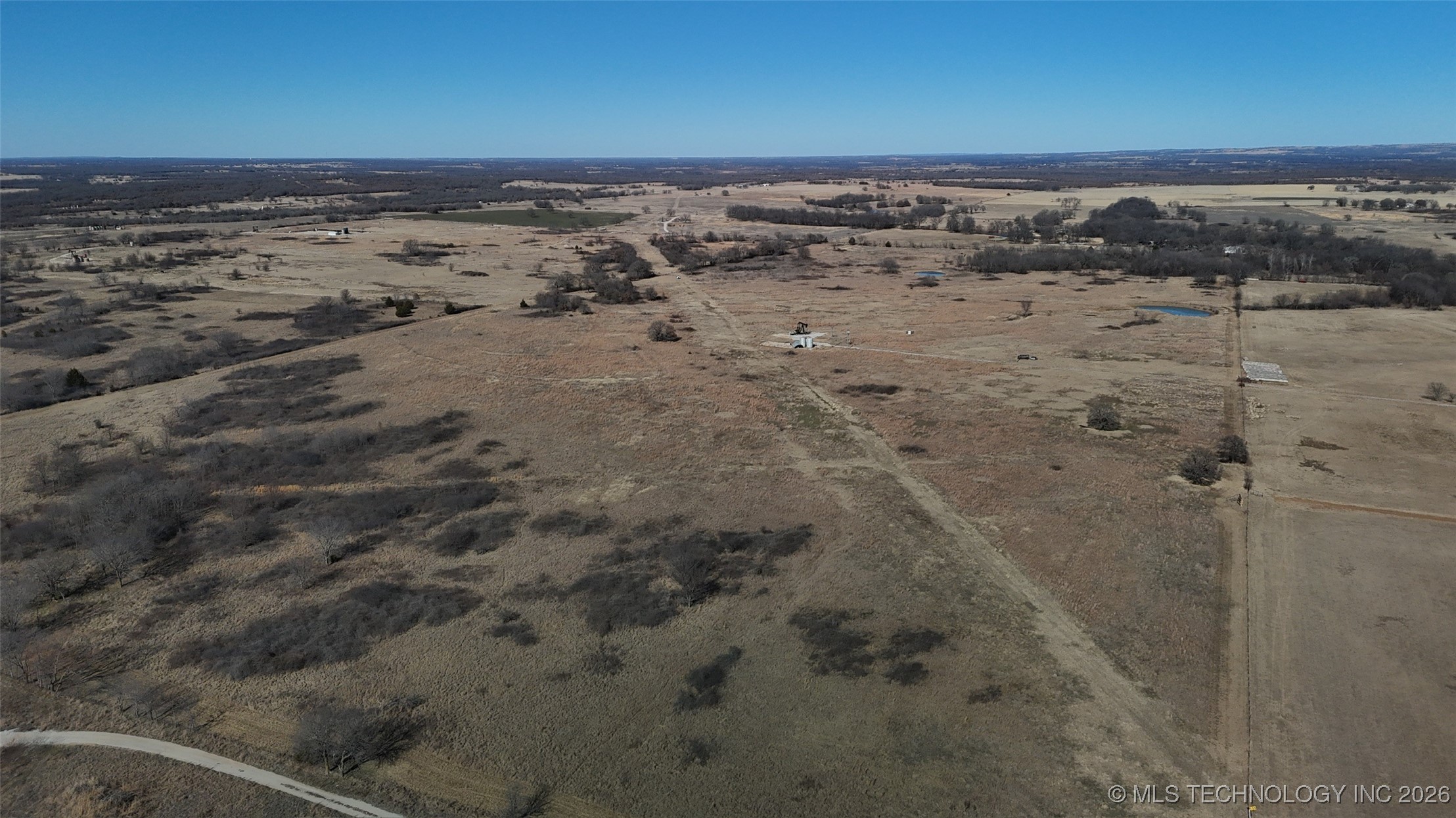 1 Holiday Road Wilson, OK 73463 - Photo 8 of 10 Gallery Image 8