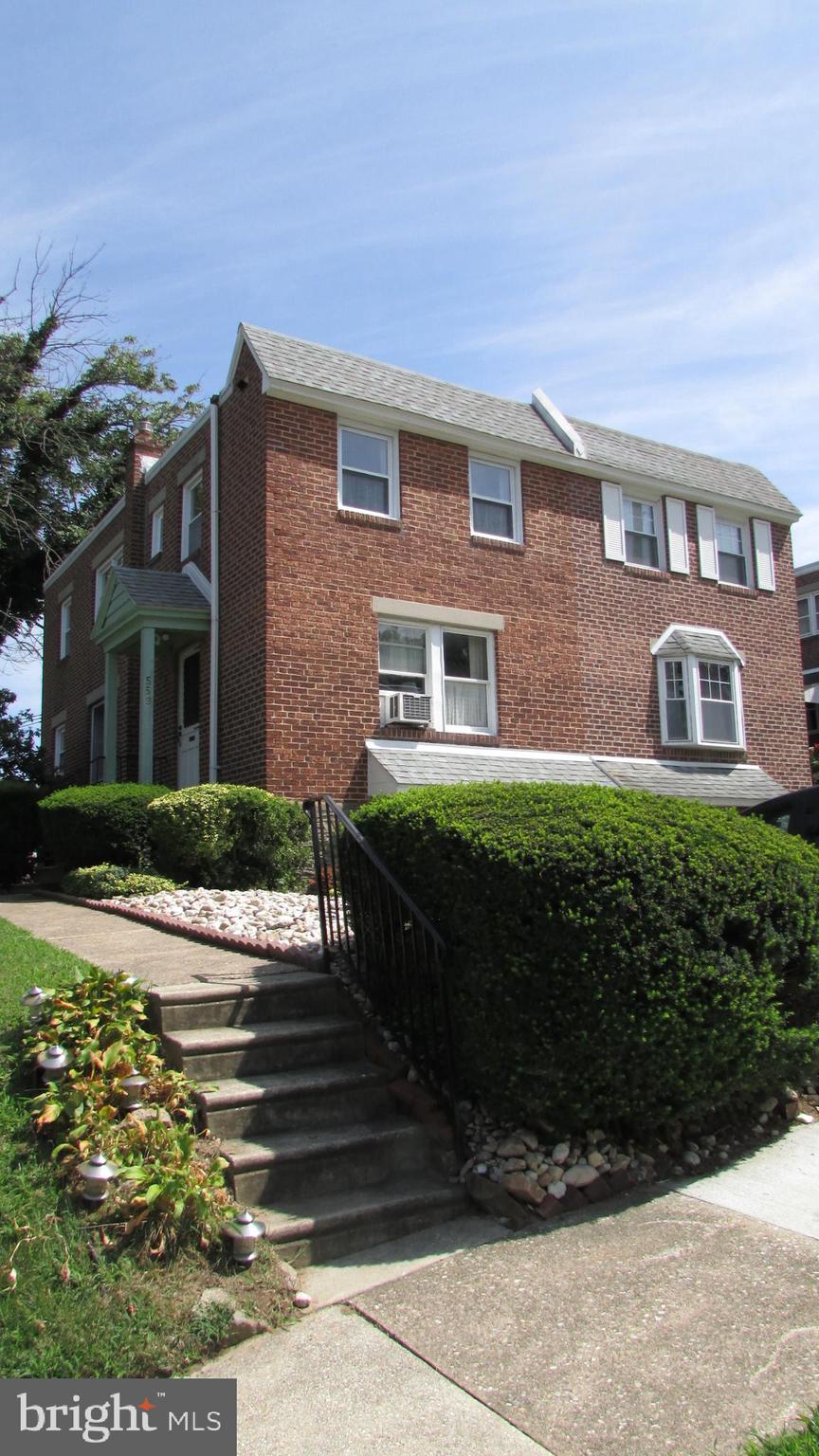 559 Overlook Road Philadelphia, PA 19128 - Photo 1 of 25
