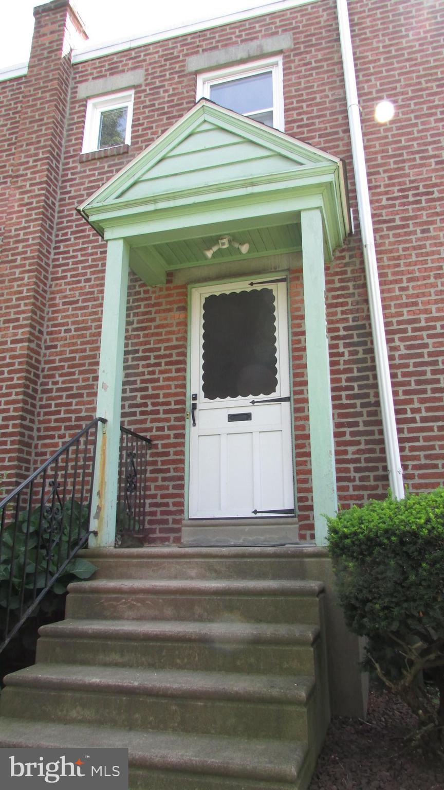 559 Overlook Road Philadelphia, PA 19128 - Photo 4 of 25