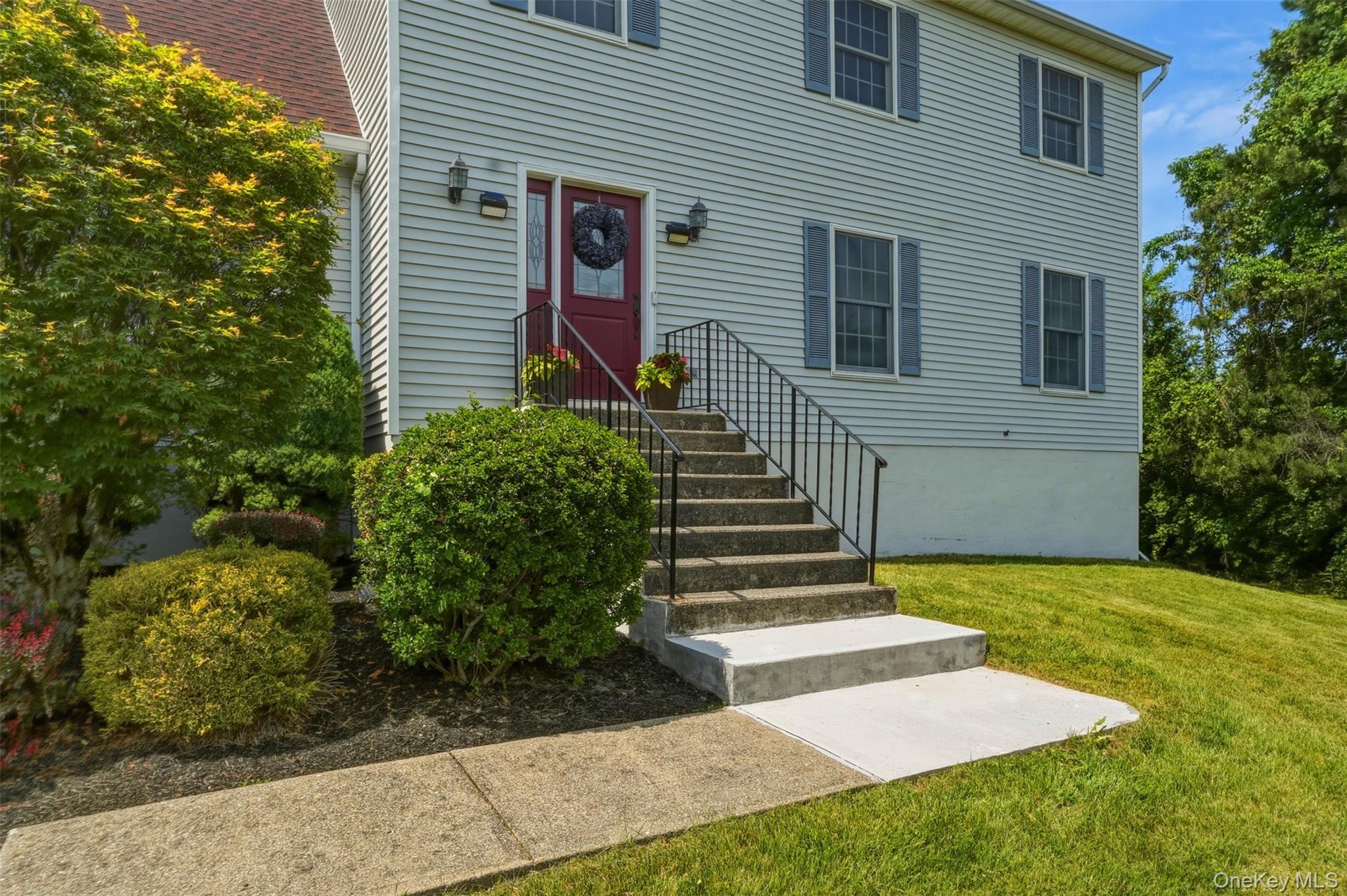 41 Saddle Ridge Drive Hopewell Junction, NY 12533 - Photo 5 of 50 Manicured Entry