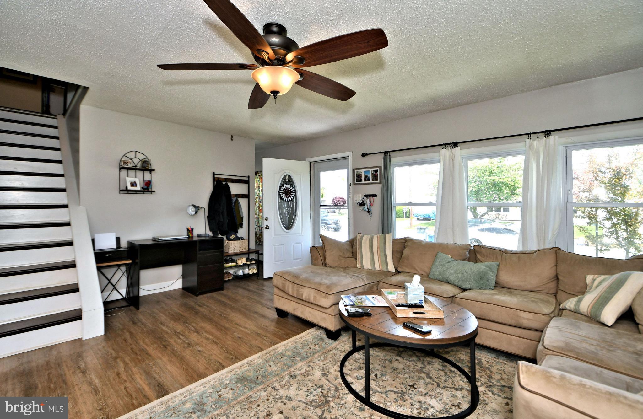 2860 Nautilus Road Philadelphia, PA 19154 - Photo 3 of 46 Gallery Image 3