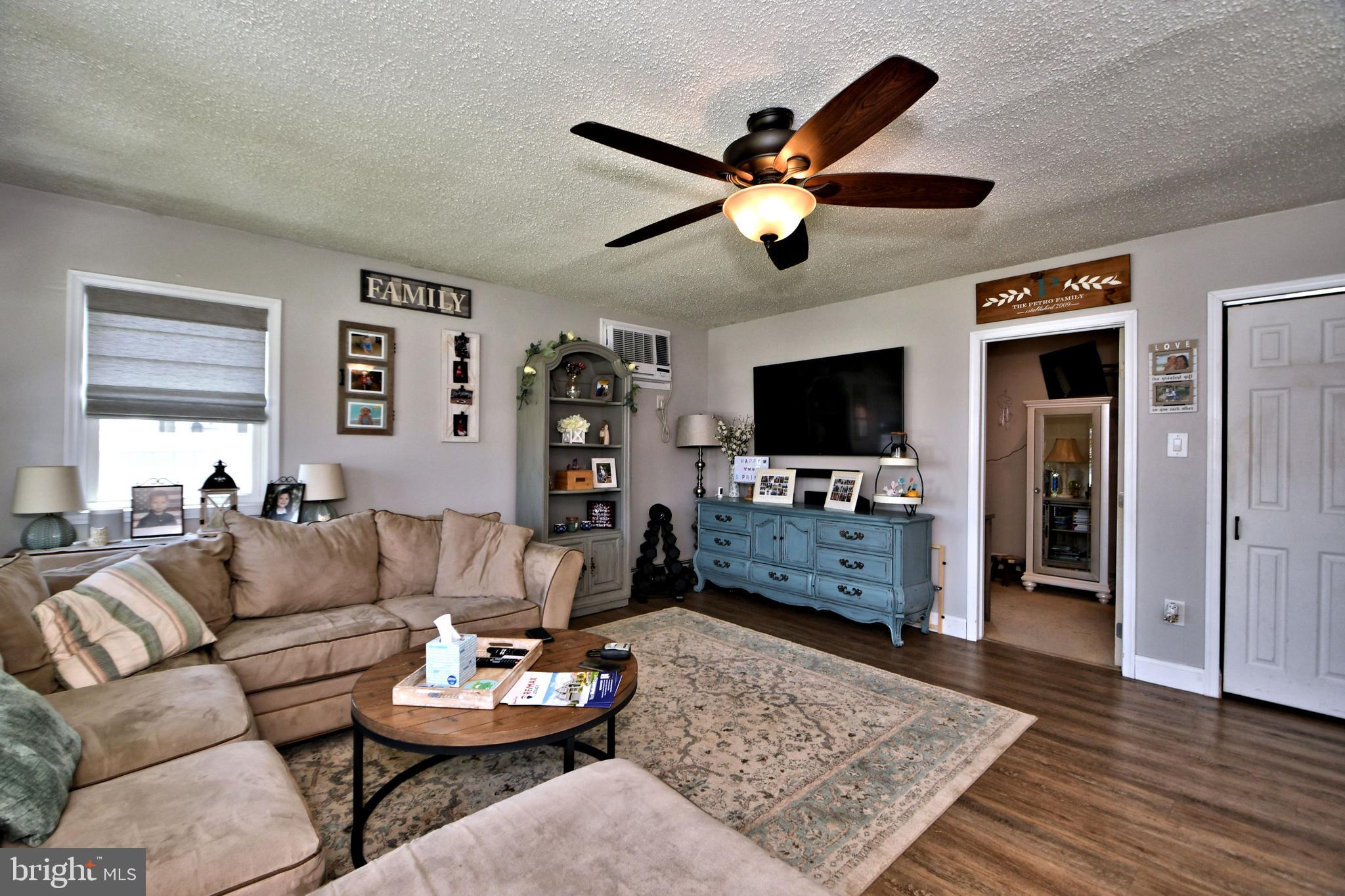 2860 Nautilus Road Philadelphia, PA 19154 - Photo 5 of 46 Gallery Image 5