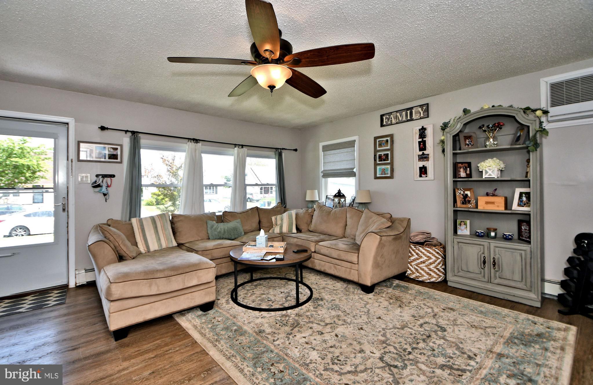 2860 Nautilus Road Philadelphia, PA 19154 - Photo 6 of 46 Gallery Image 6