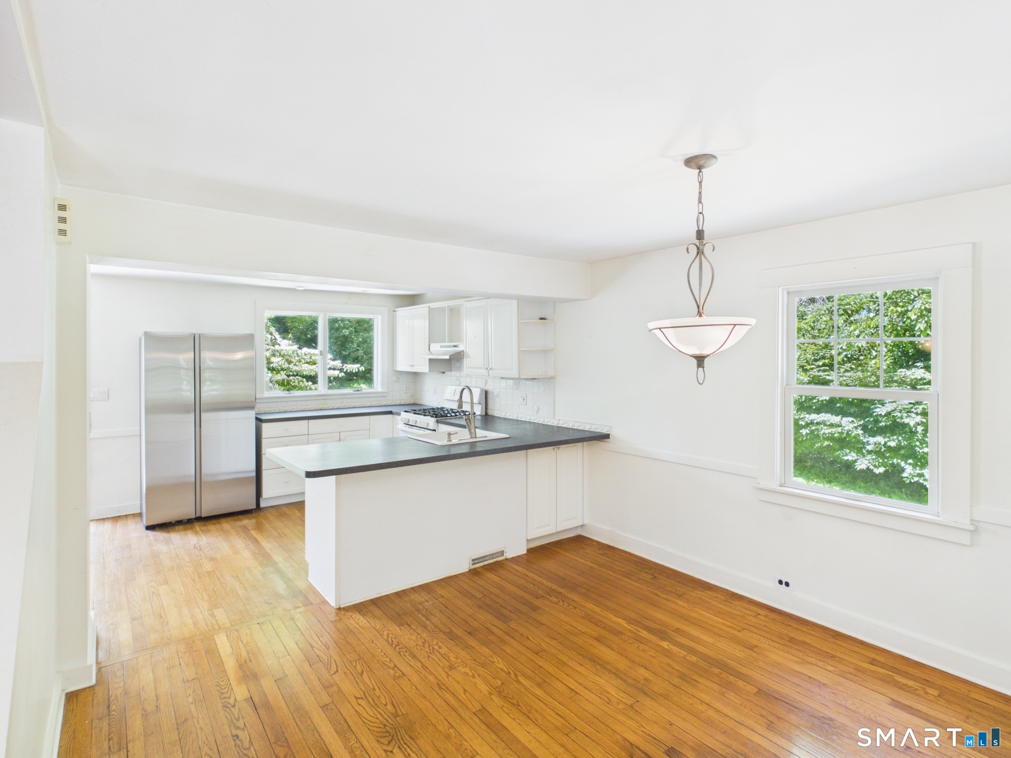 32 Liberty Street Madison, CT 06443 - Photo 6 of 30